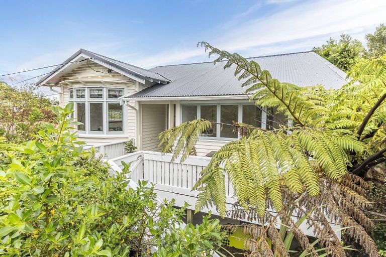 Photo of property in 9 Finnimore Terrace, Vogeltown, Wellington, 6021