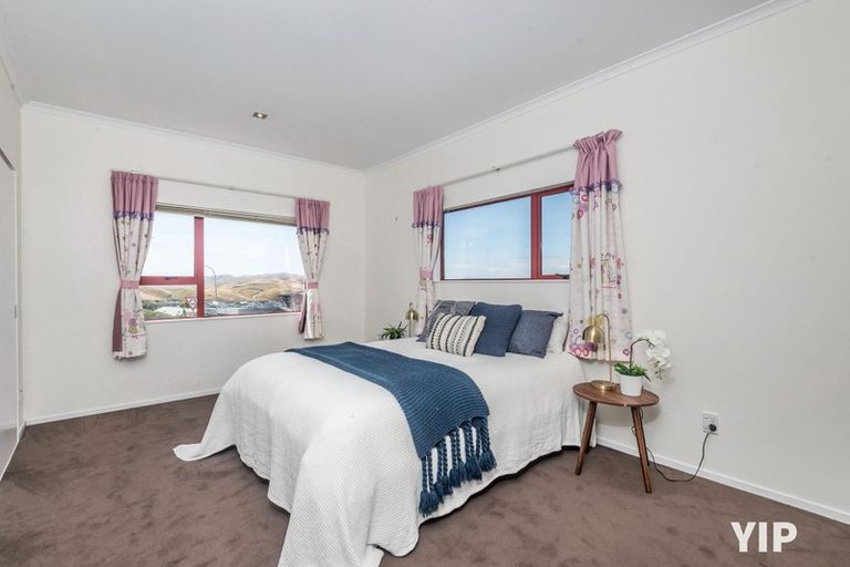 Photo of property in 1 Comber Place, Johnsonville, Wellington, 6037