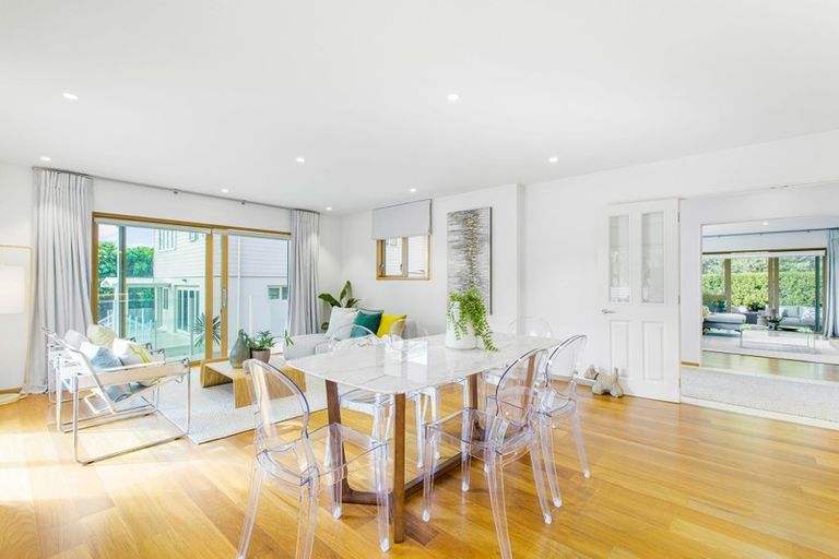 Photo of property in 86 Kitchener Road, Milford, Auckland, 0620