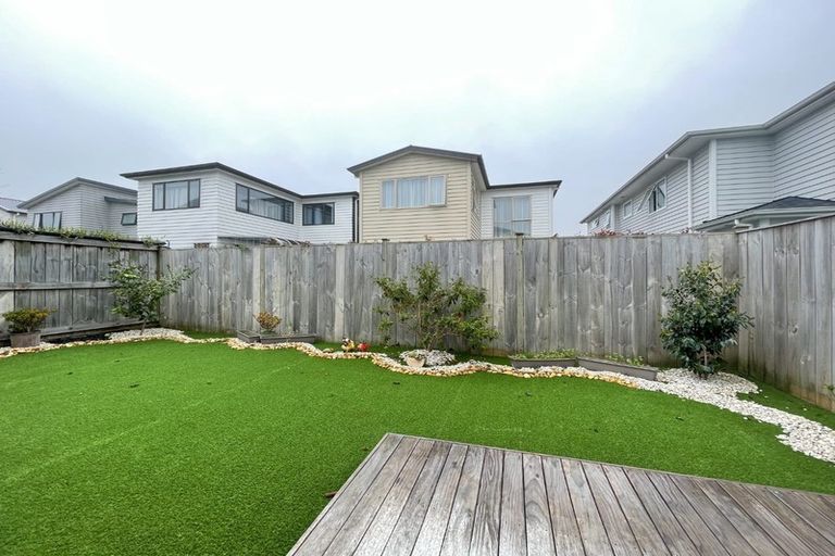 Photo of property in 32 Myland Drive, Hobsonville, Auckland, 0616