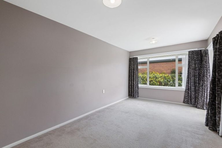 Photo of property in 29 Gleneagles Terrace, Ilam, Christchurch, 8053