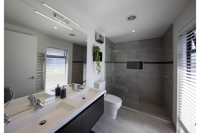 Photo of property in 67 Mansfield Avenue, St Albans, Christchurch, 8014