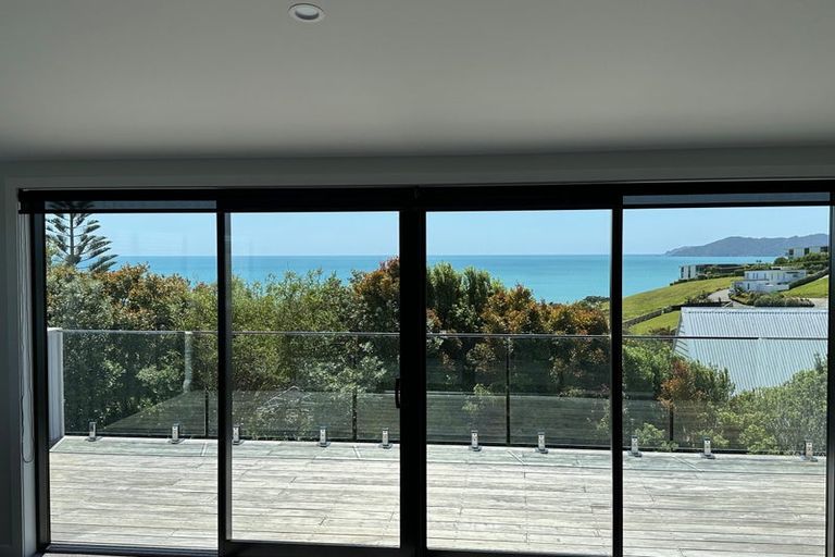 Photo of property in 77 Stratford Drive, Cable Bay, 0420