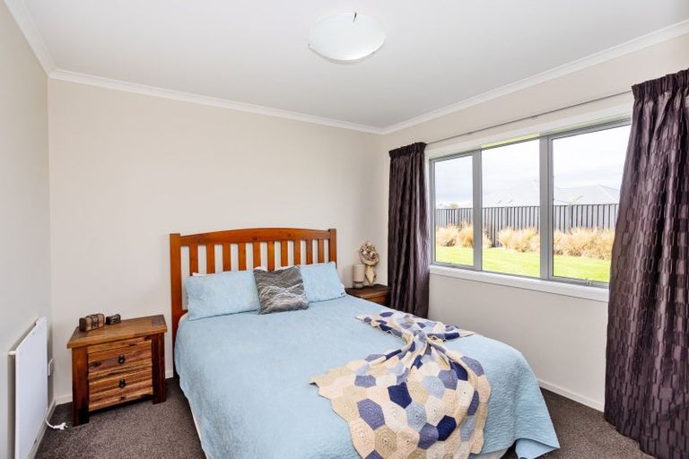 Photo of property in 21 Sunrise Drive, Seaward Bush, Invercargill, 9812