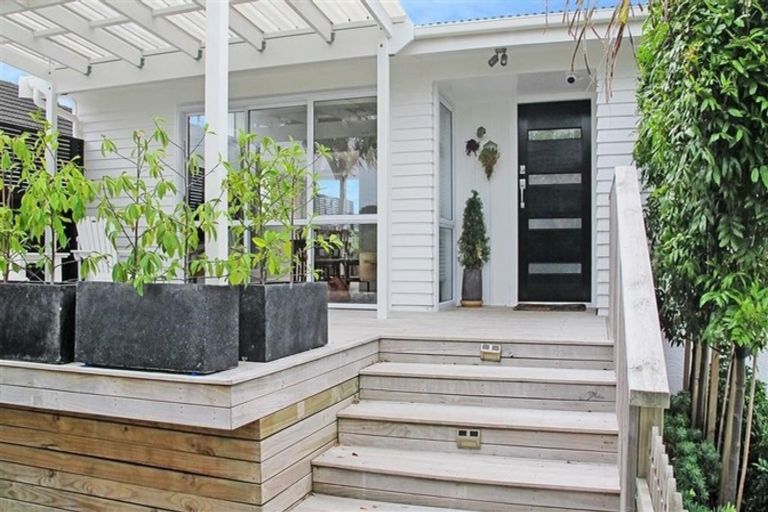 Photo of property in 38 Wellesley Road, Mangere Bridge, Auckland, 2022