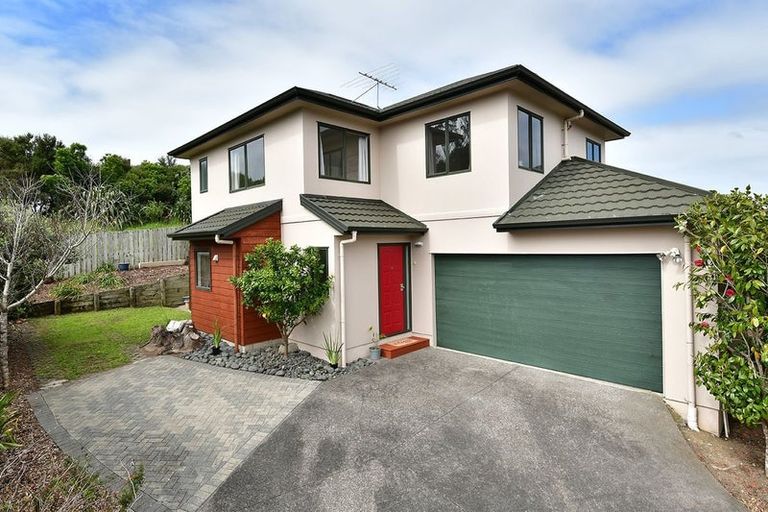 Photo of property in 13b Sunnydale Place, Oteha, Auckland, 0632