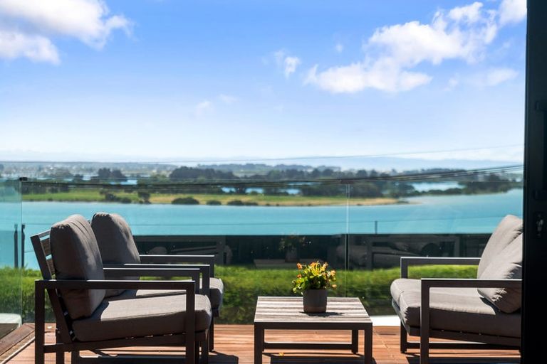 Photo of property in 63 Te Awakura Terrace, Mount Pleasant, Christchurch, 8081