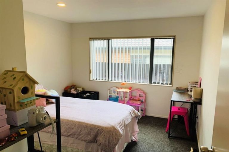 Photo of property in 318 Triangle Road, Massey, Auckland, 0614