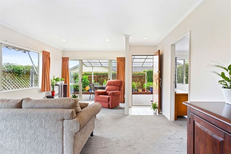 Photo of property in Waimanu Bay Village, 9/1 Piriti Drive, Te Atatu Peninsula, Auckland, 0610
