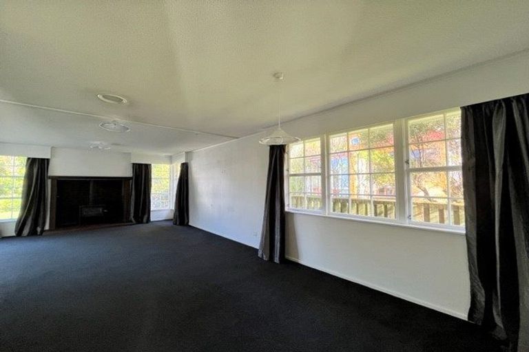 Photo of property in 99 Tirohanga Road, Tirohanga, Lower Hutt, 5010