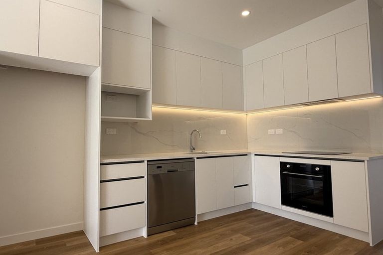 Photo of property in 41 Nimstedt Avenue, Oteha, Auckland, 0632