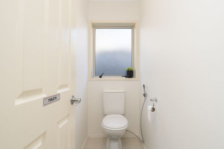 Photo of property in 48 San Marino Drive West, Henderson, Auckland, 0612