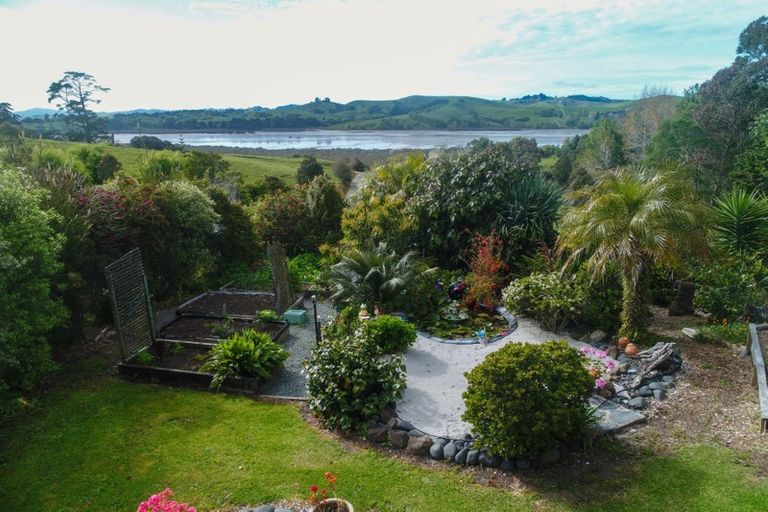 Photo of property in 221 Pahi Road, Pahi, Paparoa, 0571