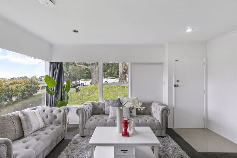 Photo of property in 2/16 Diana Drive, Glenfield, Auckland, 0627