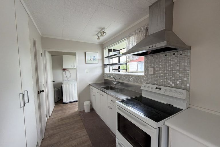 Photo of property in 2/22 Sturdee Road, Manurewa, Auckland, 2102