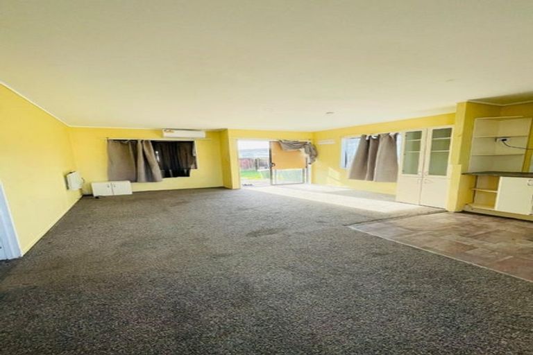 Photo of property in 1/53 Maplesden Drive, Clendon Park, Auckland, 2103