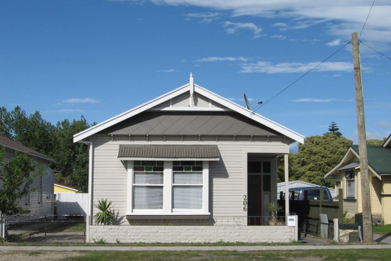 Photo of property in 206 Kahutia Street, Gisborne, 4010