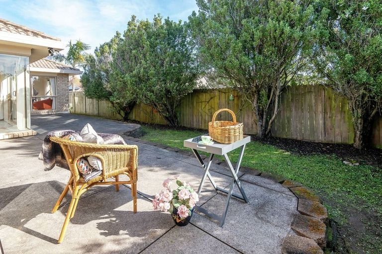 Photo of property in 16 Nad Place, East Tamaki Heights, Auckland, 2016