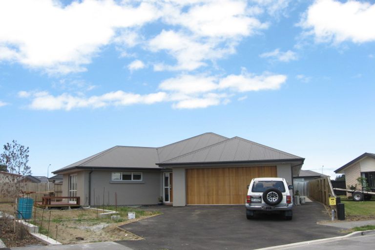 Photo of property in 5 Corsican Grove, Parklands, Christchurch, 8083