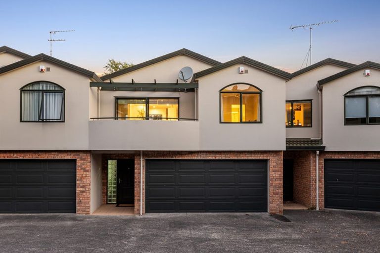 Photo of property in 3/262 Onewa Road, Birkenhead, Auckland, 0626