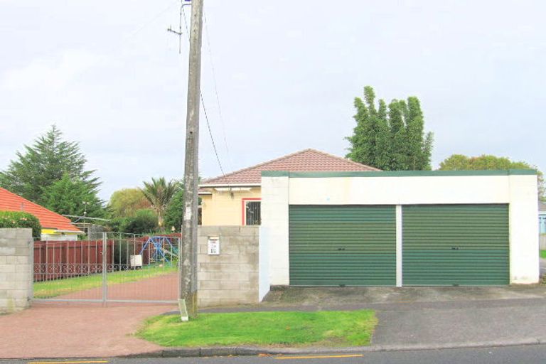 Photo of property in 2a Kamara Road, Glen Eden, Auckland, 0602