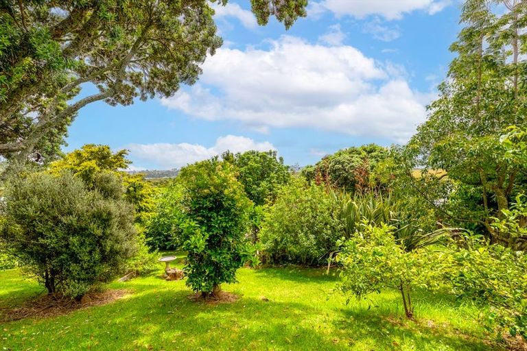 Photo of property in 40 Gill Avenue, Te Atatu Peninsula, Auckland, 0610