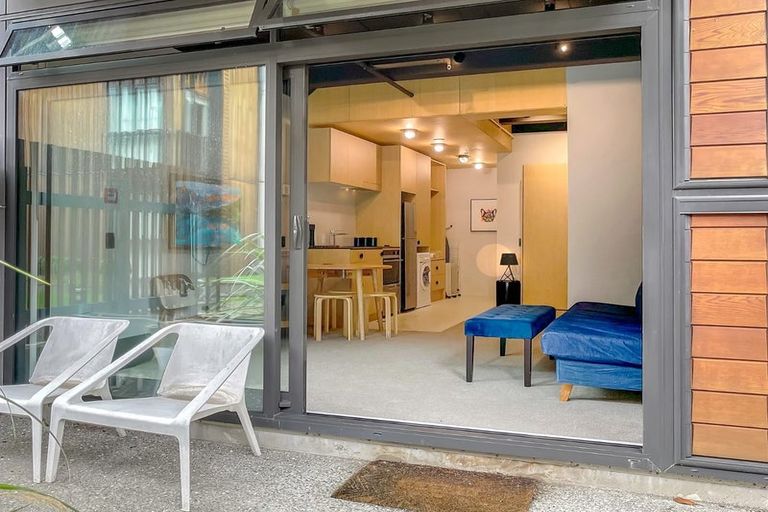 Photo of property in Vedado Apartments, 107/41 Hopper Street, Mount Cook, Wellington, 6011