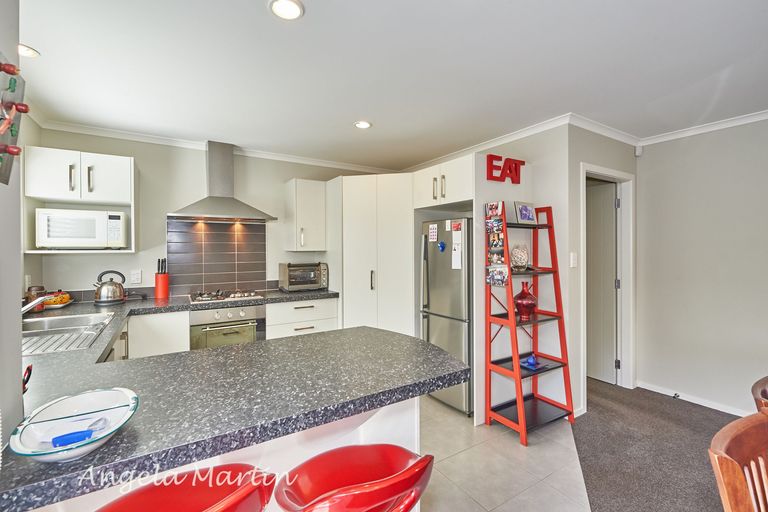 Photo of property in 1 Cullen Court, Palmerston North, 4410