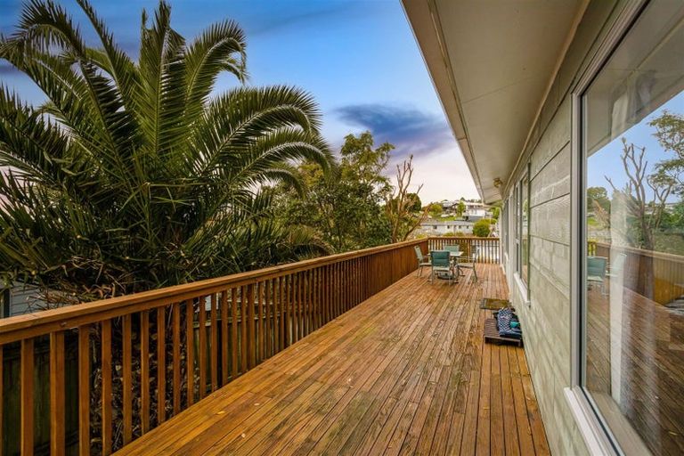 Photo of property in 10 Yule Place, Massey, Auckland, 0614