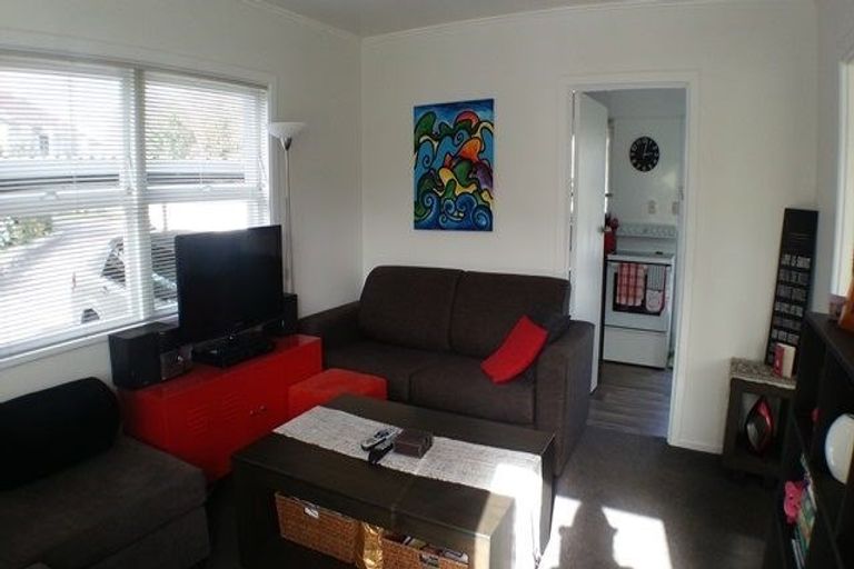 Photo of property in 1/9 Fifeshire Street, Belmont, Auckland, 0622