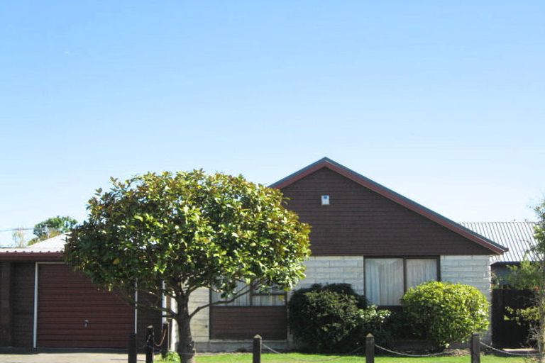 Photo of property in 2/25 Lowry Avenue, Redwood, Christchurch, 8051