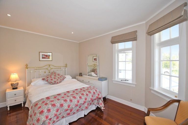 Photo of property in 1 Penguin Street, Leigh, 0985