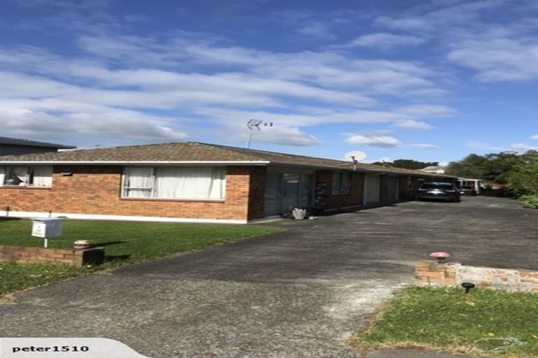 Photo of property in 2/32 Eastern Beach Road, Eastern Beach, Auckland, 2012