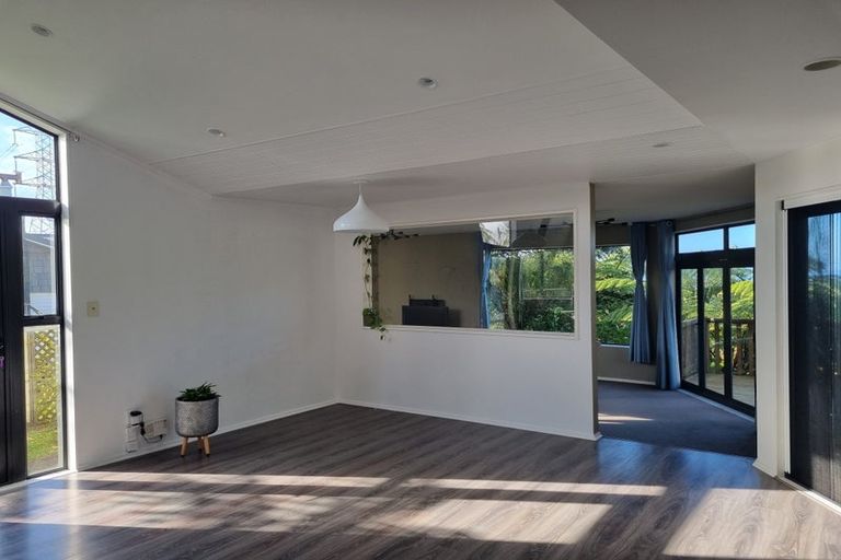 Photo of property in 14 Kekeno Grove, Tirohanga, Lower Hutt, 5010