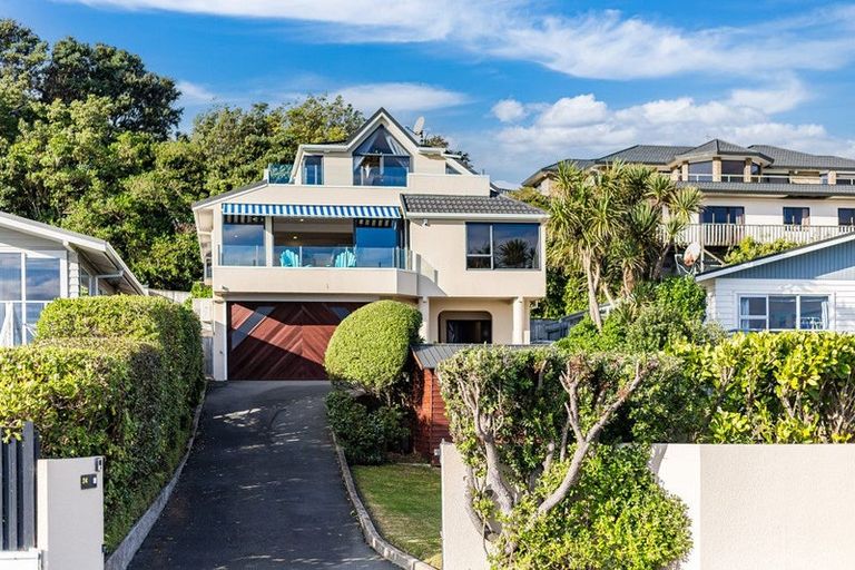 Photo of property in 24 Sunset Parade, Plimmerton, Porirua, 5026