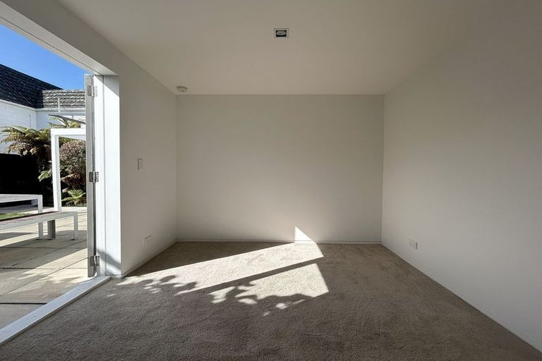 Photo of property in 5 Champion Street, Edgeware, Christchurch, 8013