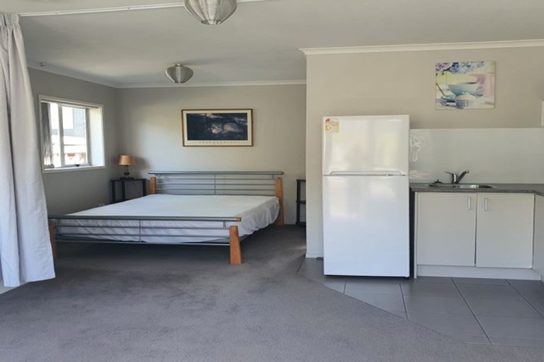 Photo of property in 13 Andre Rise, Stanmore Bay, Whangaparaoa, 0932