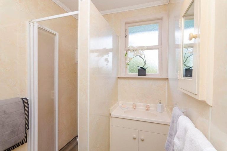 Photo of property in 10 Solway Street, Solway, Masterton, 5810