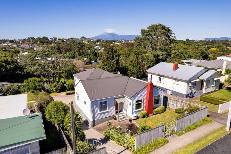 Photo of property in 24 Ngaio Street, Strandon, New Plymouth, 4312