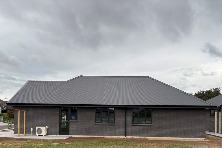 Photo of property in 11 Richards Street, Cambridge, 3434