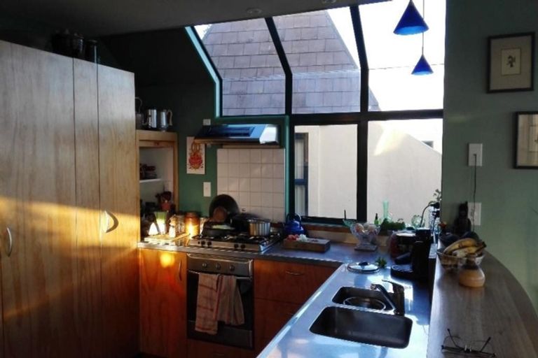 Photo of property in 166 The Esplanade, Houghton Bay, Wellington, 6023