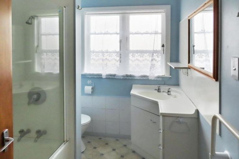 Photo of property in 16 Peel Place, Wainuiomata, Lower Hutt, 5014