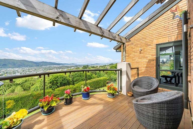 Photo of property in 11 Meadowbank Drive, Belmont, Lower Hutt, 5010