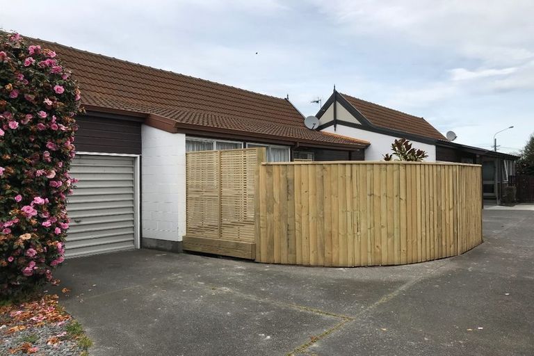 Photo of property in 2/321 Wairakei Road, Burnside, Christchurch, 8053