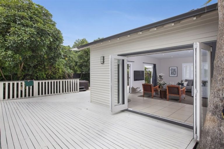 Photo of property in 20 Locarno Street, Opawa, Christchurch, 8023