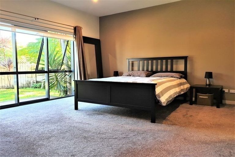 Photo of property in 48 Huntington Park Drive, Greenhithe, Auckland, 0632