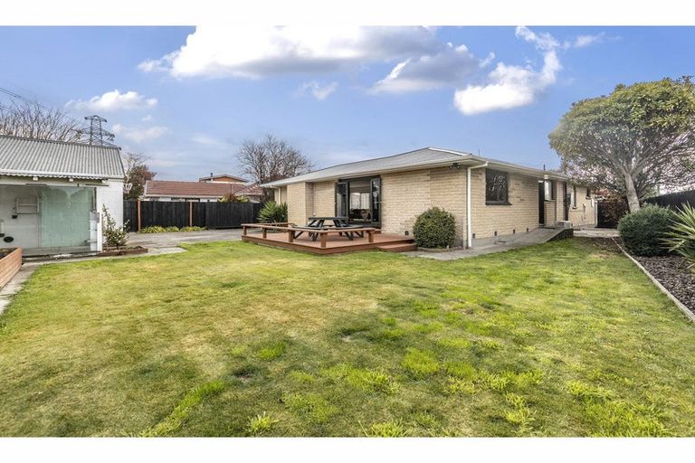 Photo of property in 25 Stackhouse Avenue, Bishopdale, Christchurch, 8053