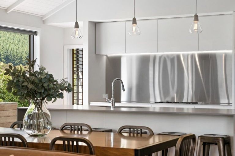 Photo of property in 2 Avalanche Place, Wanaka, 9305