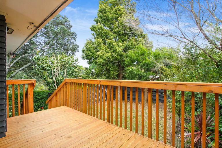 Photo of property in 10 Stottholm Road, Titirangi, Auckland, 0604