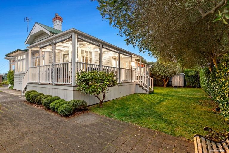 Photo of property in 38 Prospect Terrace, Pukekohe, 2120